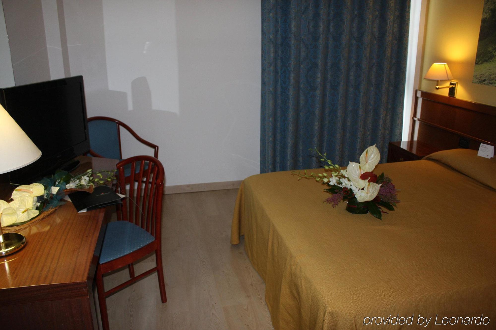 Euro Hotel Cascina Zimmer foto