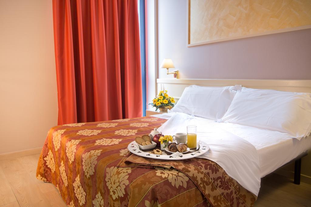 Euro Hotel Cascina Zimmer foto