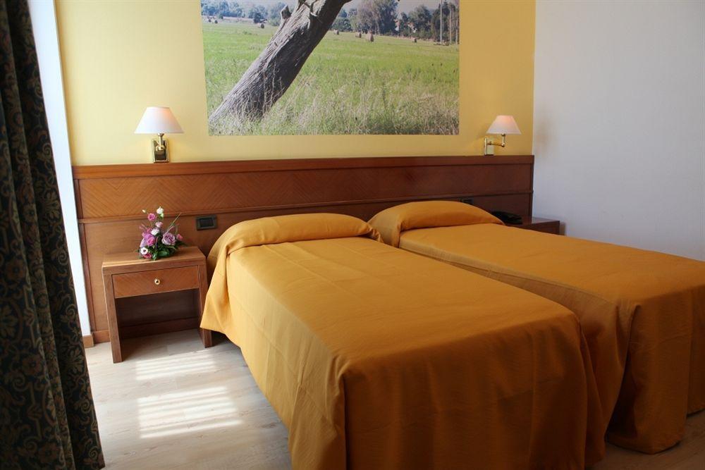 Euro Hotel Cascina Exterior foto
